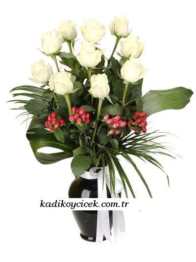  Beyaz Güller Siyah Cam 